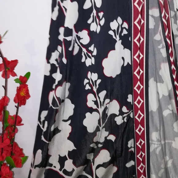 FINAL⬇️ BCBGMaxAzria Floral Wrap Dress - Picture 6 of 8